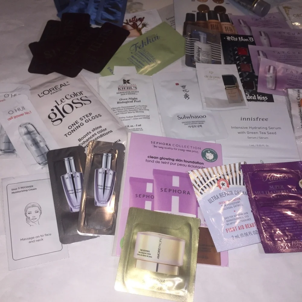 69 pcs samples & 2 makeup bags